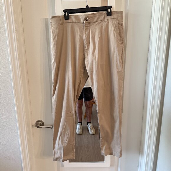 Birddogs Stretch Khaki Shorts w/ Built-In Liner • Size 36×30 - Picture 1 of 3